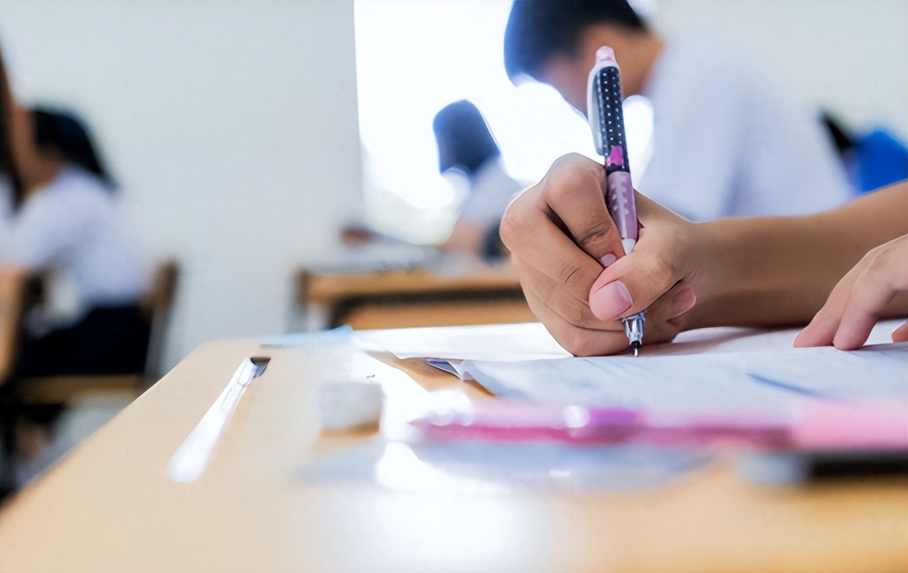 高考录取_新高考选科规则变化_2026年高考竞争加剧