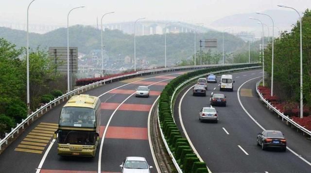 高速测速_高速区间测速原理_避免区间测速罚款技巧